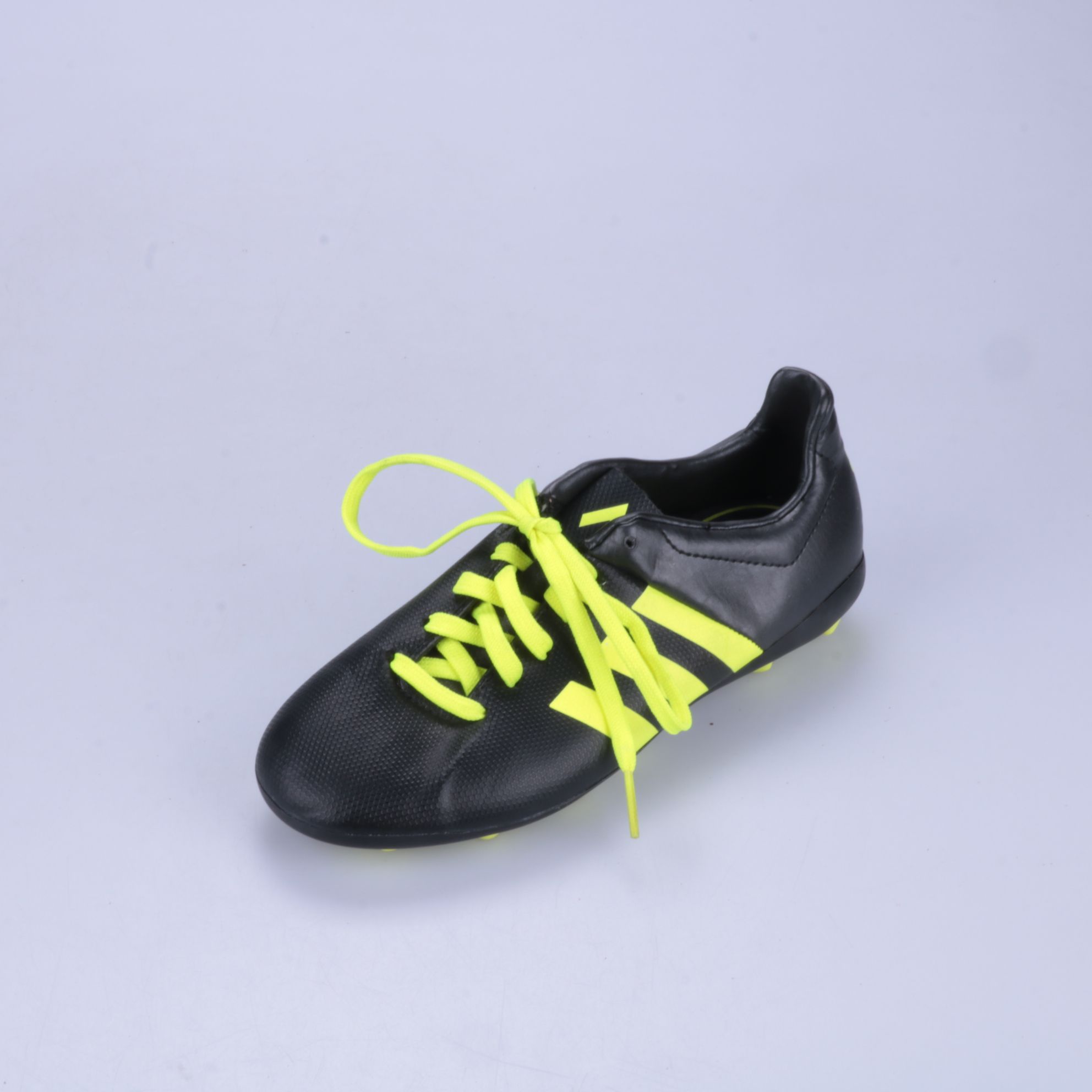 бутсы Adidas