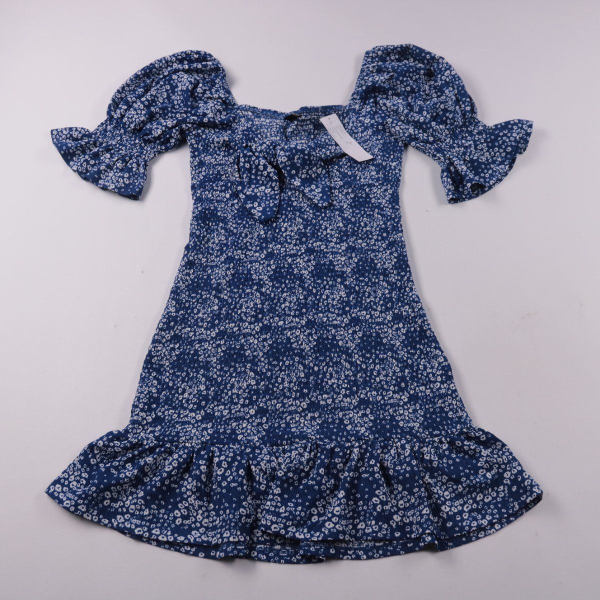 платье Gina Tricot