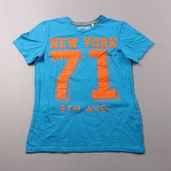 футболка Here + There