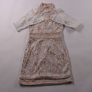 платье PrettyLittleThing