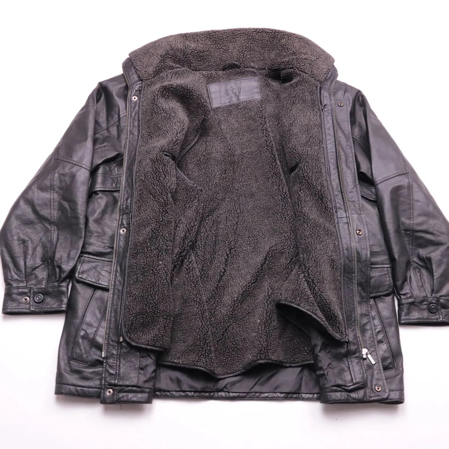 Чёрная кожаная куртка Genuine Leather с тёплой подкладкой, размер 62 (4XL)