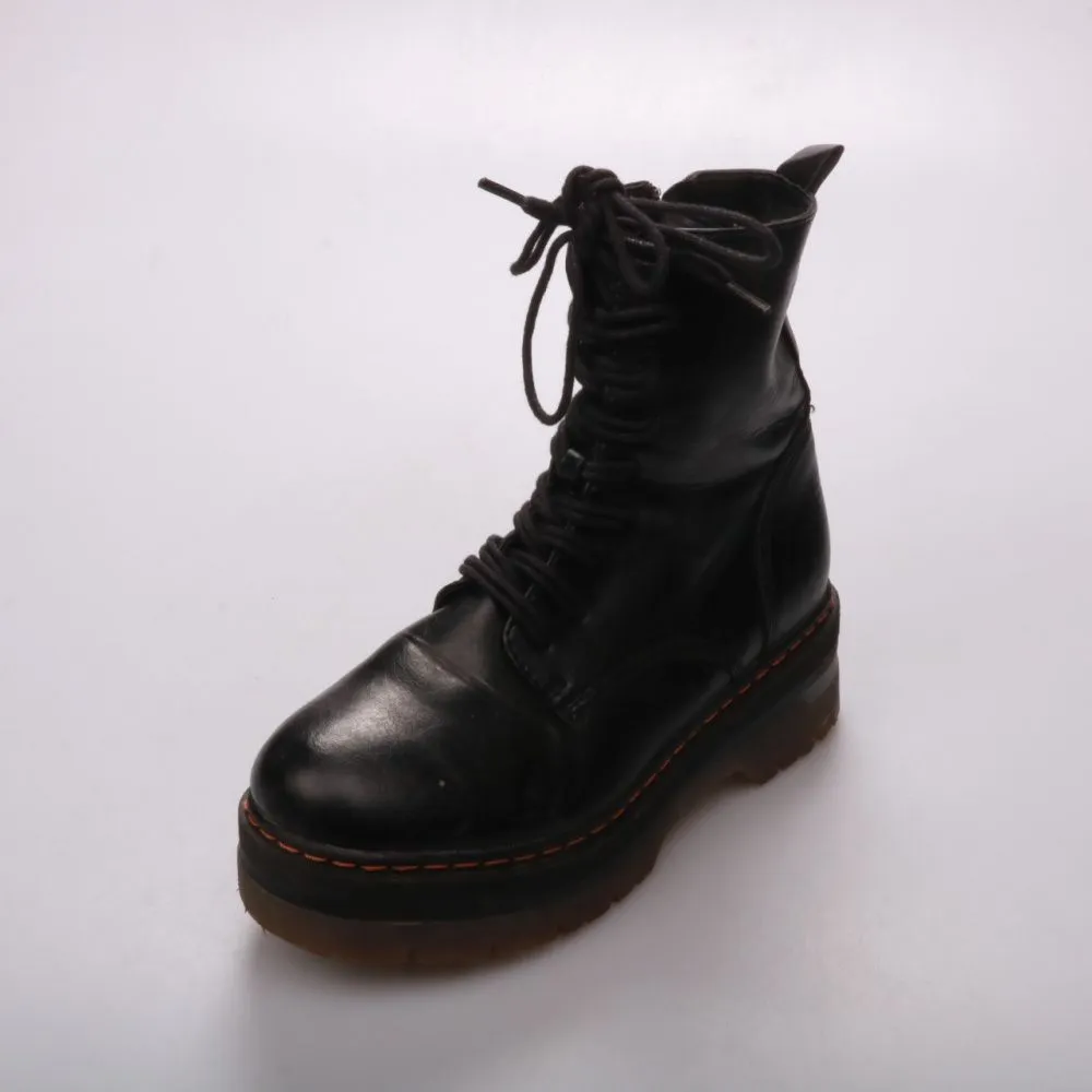 ботинки не указано