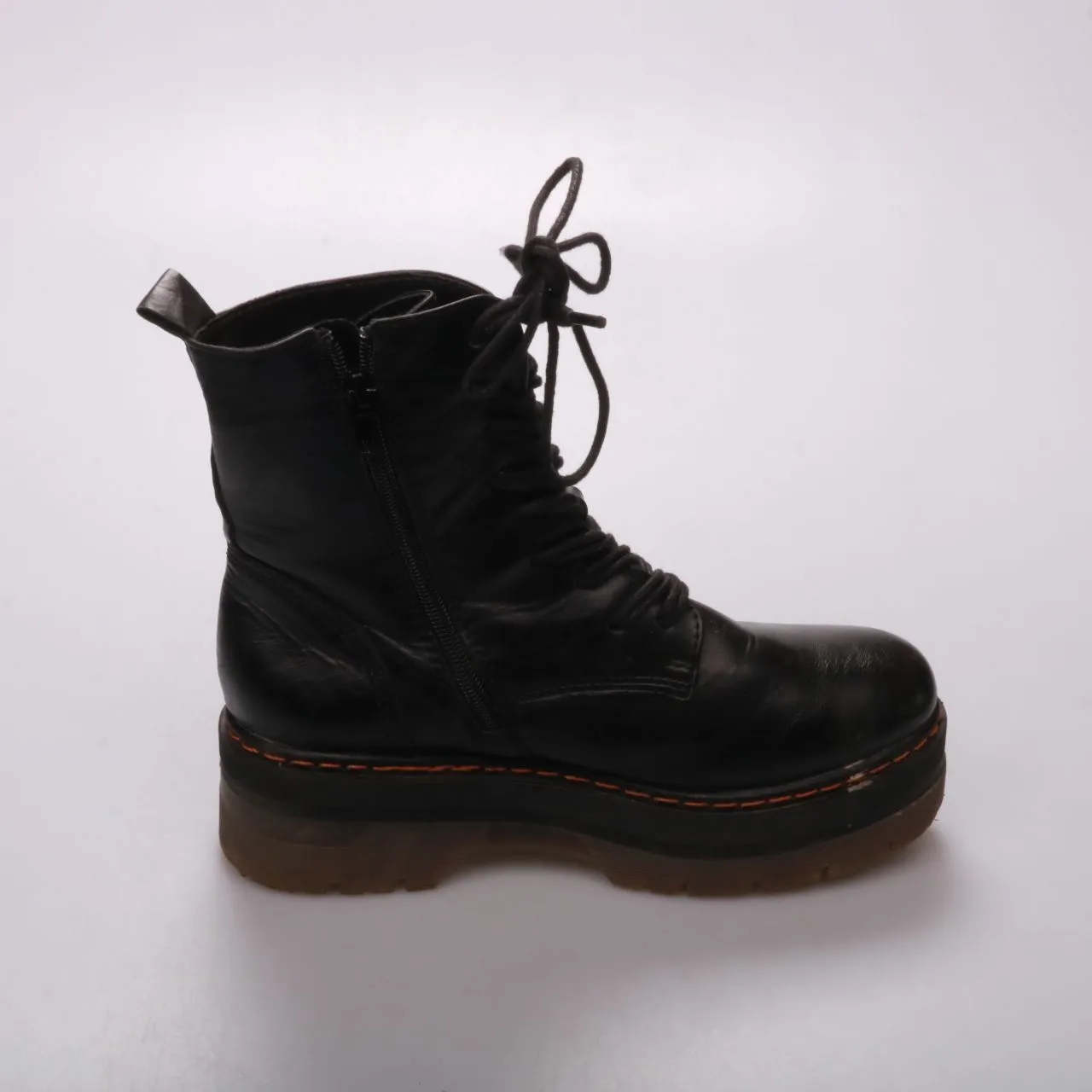 ботинки не указано