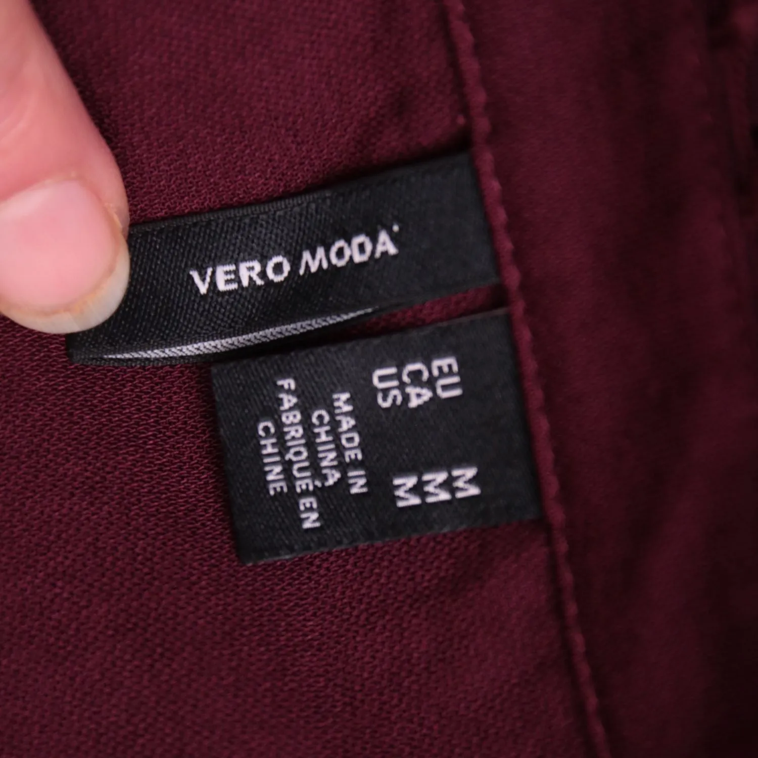Бордовое платье-рубашка VERO MODA с ажурным воротником, размер 46 (M)